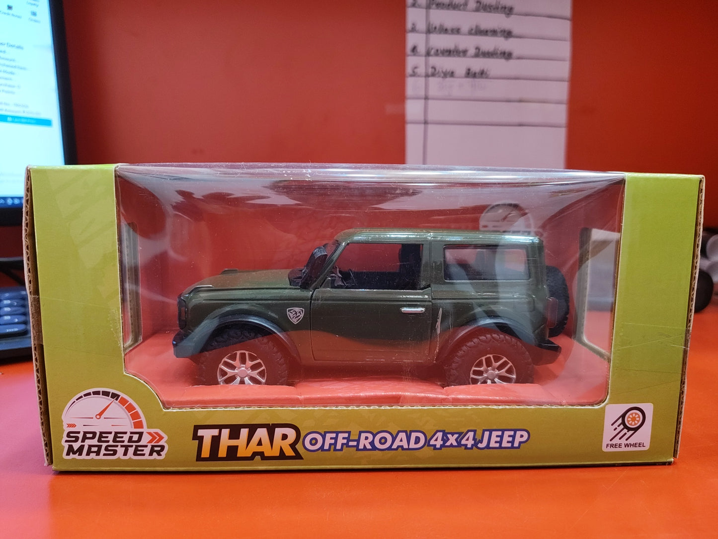 MiniExplorer Die-Cast Toy Car Red | 1:32 Scale SUV Mode| Metal Pullback Car for Kids & Collectors | Off-Road Vehicle Toy - Black