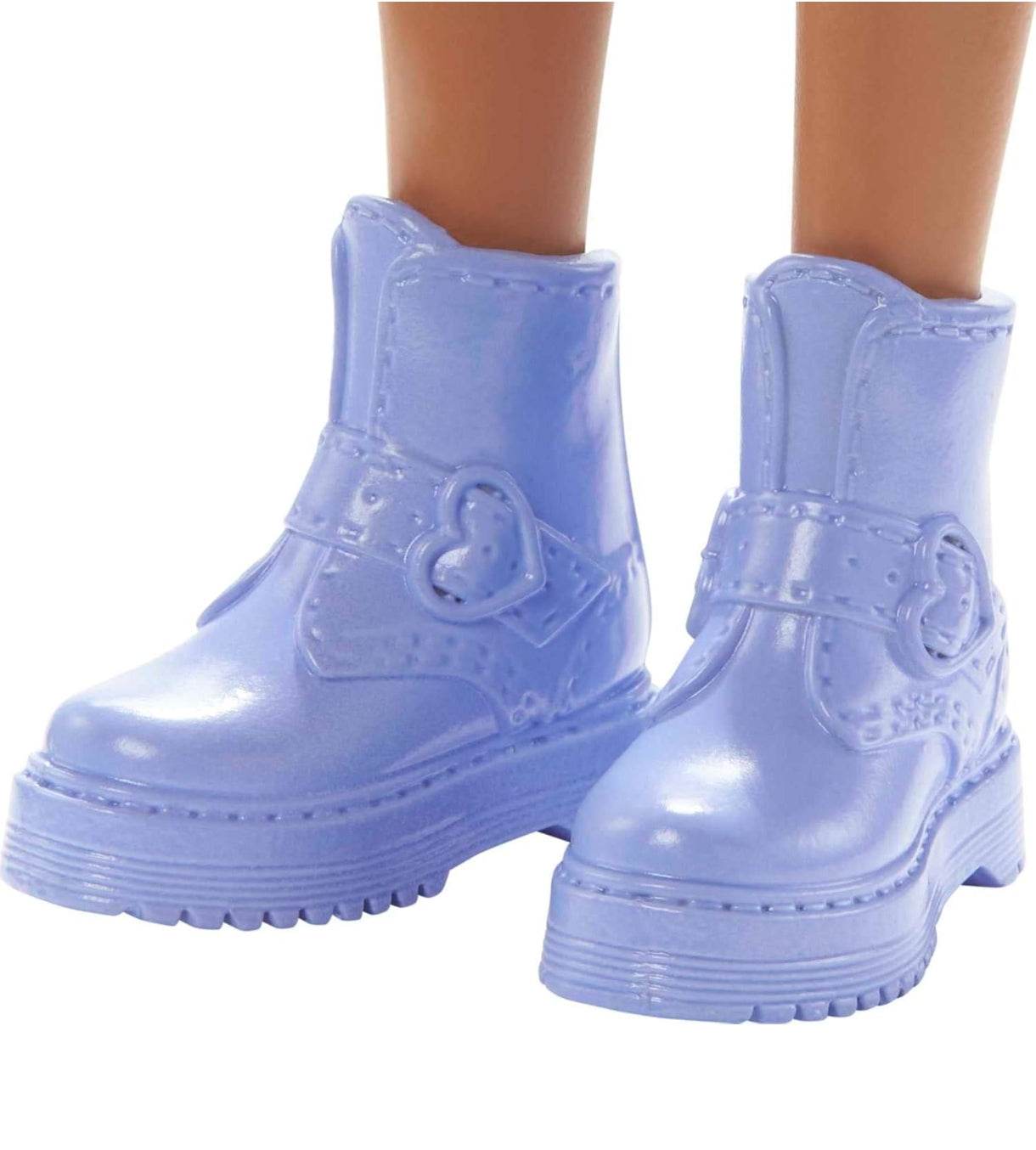 Purple boots accessory from Barbie Fashionista set for girls with heart-shaped buckle detail